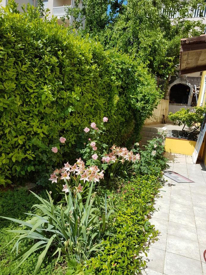 Kate'S Home Tisno Exterior photo